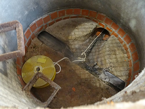 Rohrreinigung von Verstopfung Sanierungsarbeiten an Abwasserrohren